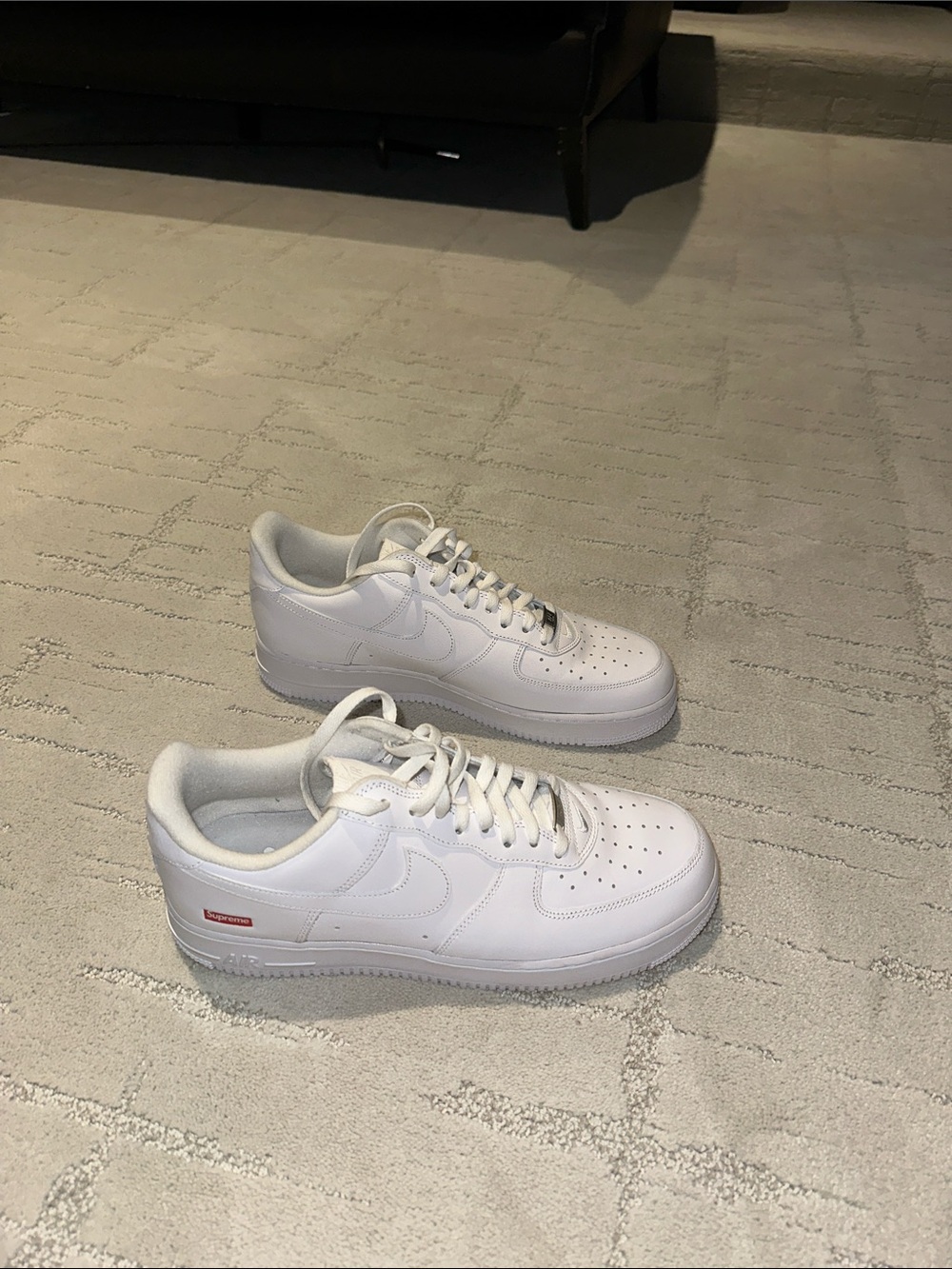Nike x Supreme White Low-Top Sneakers